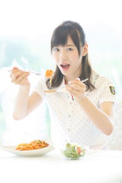 王乃恩为什么戴帽子